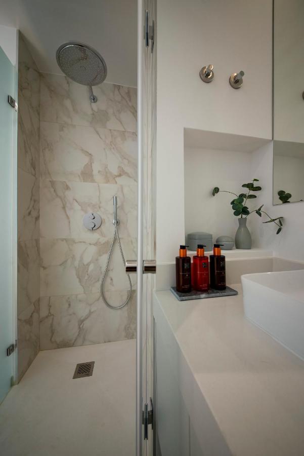 Apartment Serene Hideaway In Chiado Lisbon